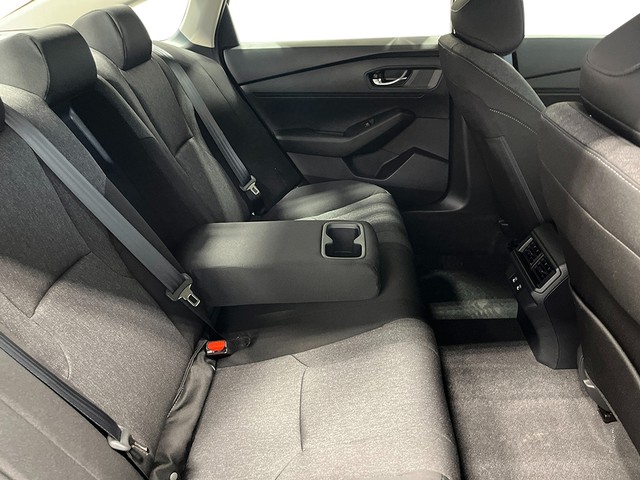 Honda Accord Sedan Vehicle Full-screen Gallery Image 27