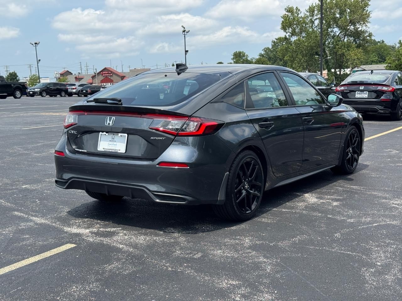 Honda Civic Hatchback Vehicle Full-screen Gallery Image 04