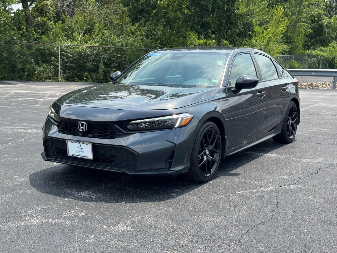 Honda Civic Hatchback Vehicle Full-screen Gallery Image 09