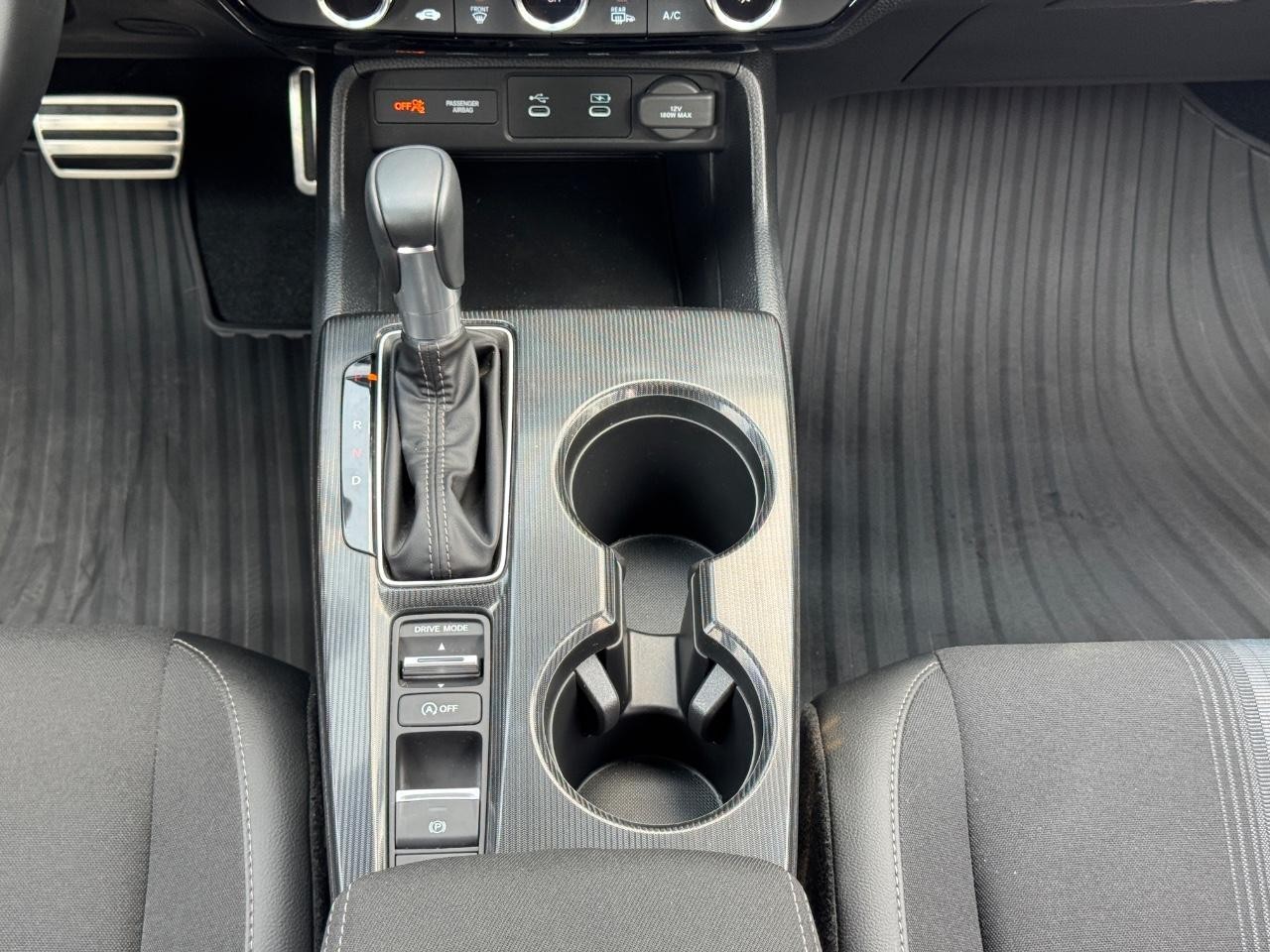 Honda Civic Hatchback Vehicle Full-screen Gallery Image 16