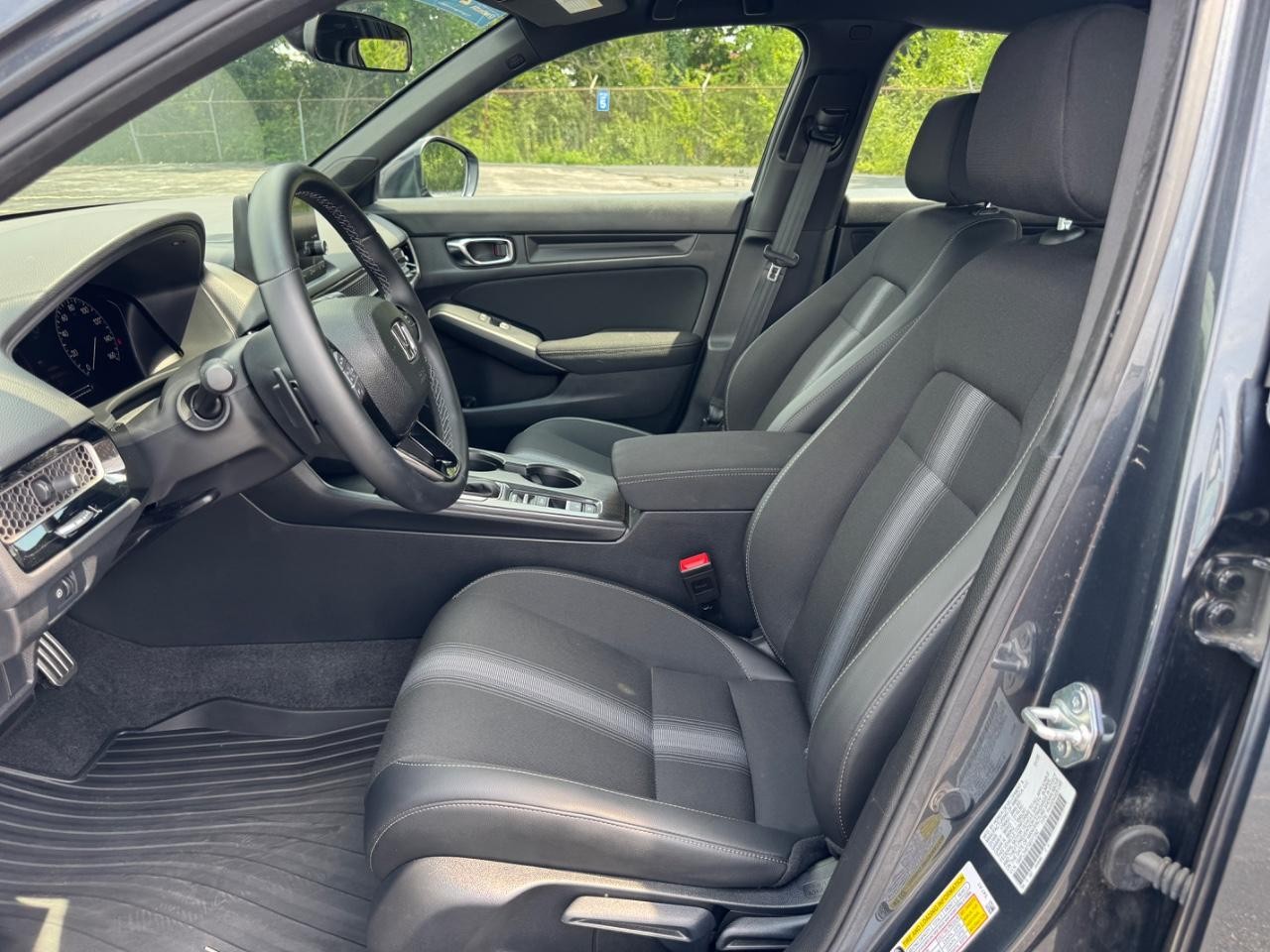 Honda Civic Hatchback Vehicle Full-screen Gallery Image 18