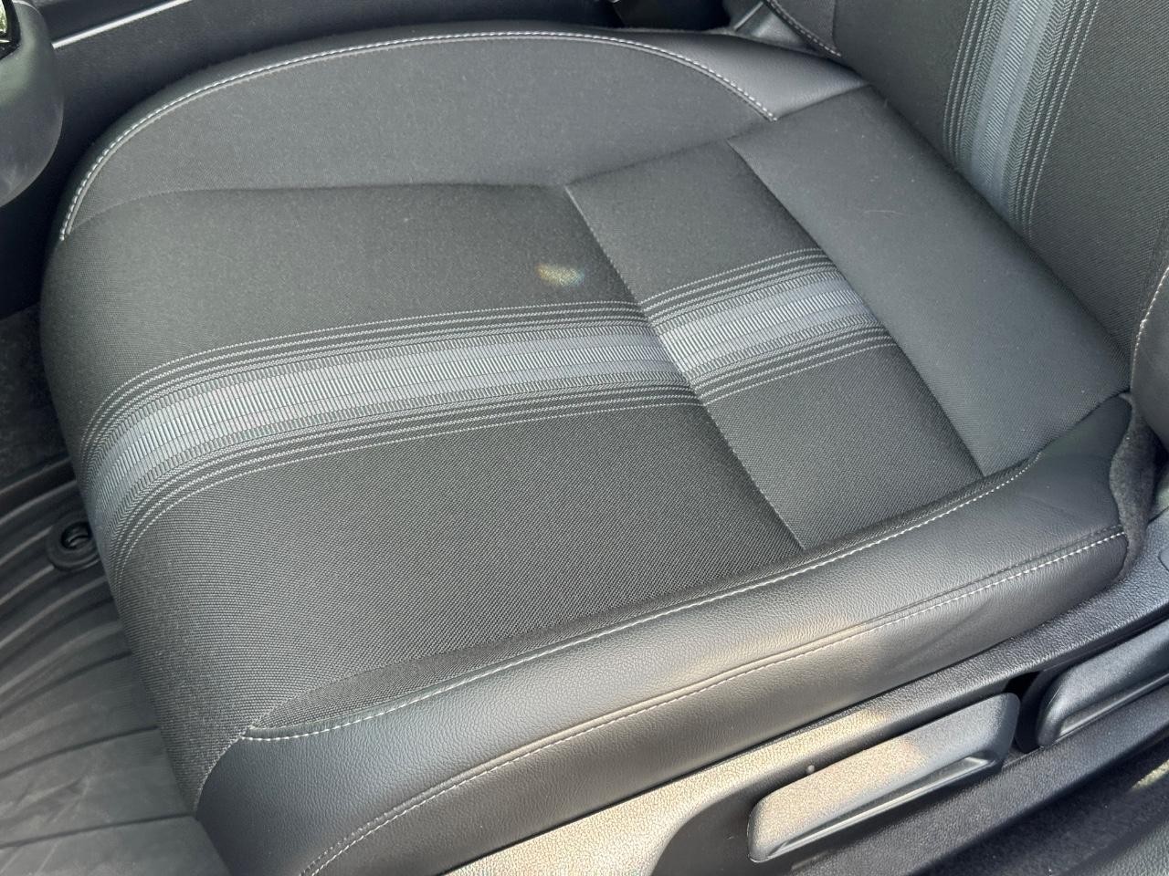 Honda Civic Hatchback Vehicle Full-screen Gallery Image 25