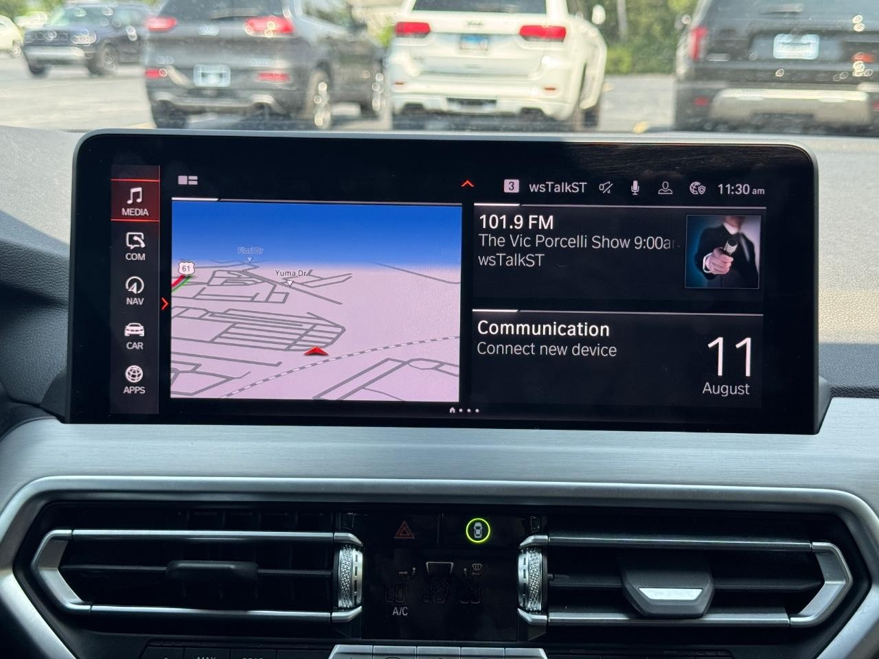 BMW X4 Vehicle Full-screen Gallery Image 13