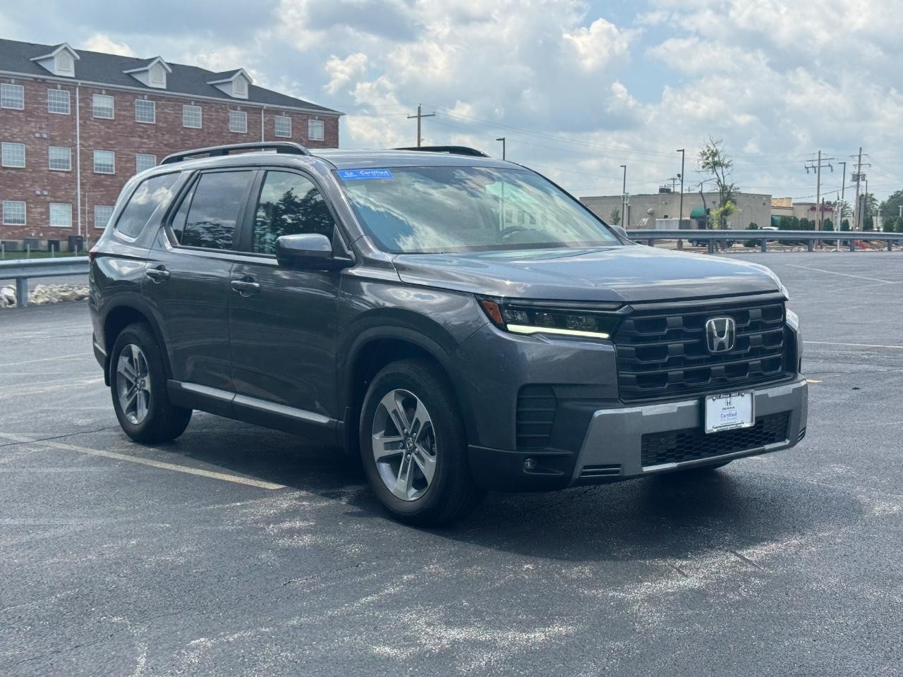 Honda Pilot Vehicle Full-screen Gallery Image 02