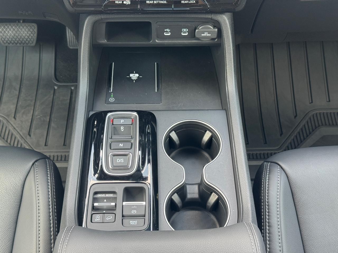 Honda Pilot Vehicle Full-screen Gallery Image 16