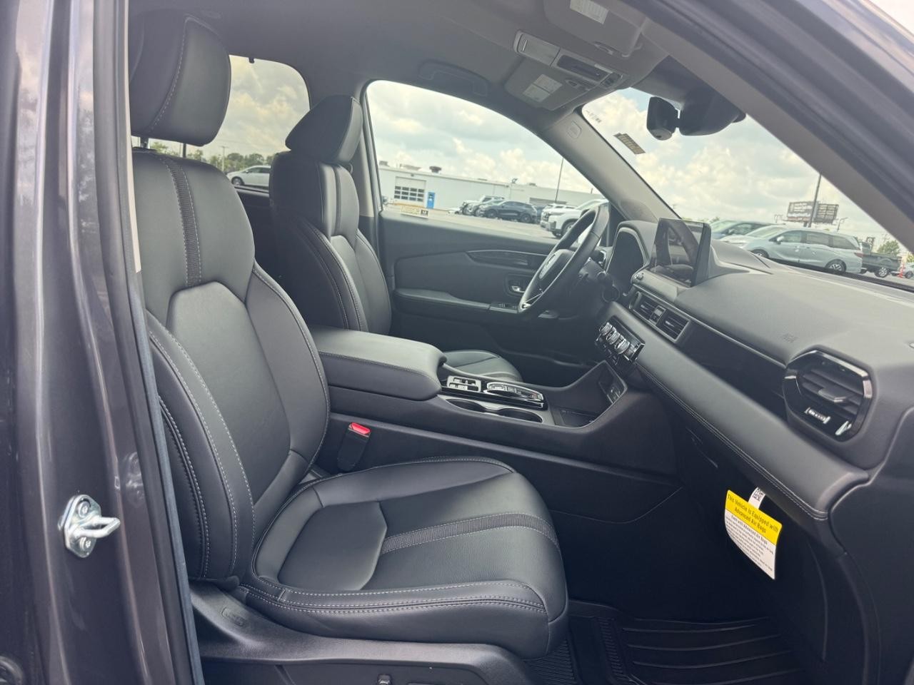 Honda Pilot Vehicle Full-screen Gallery Image 18