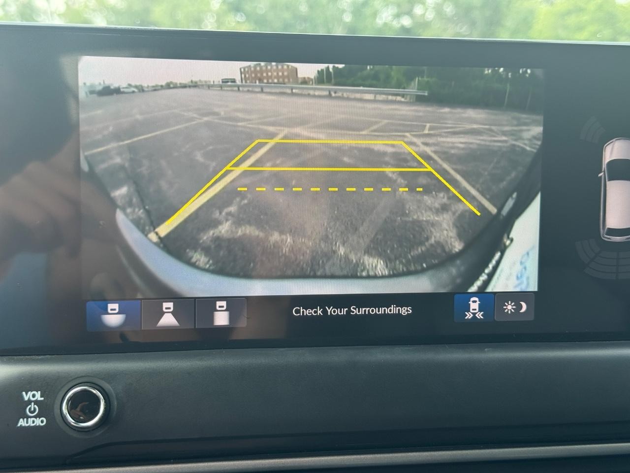 Honda Pilot Vehicle Full-screen Gallery Image 24