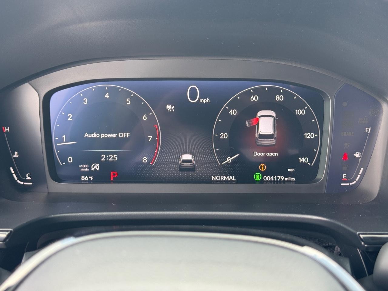 Honda CR-V Vehicle Full-screen Gallery Image 21