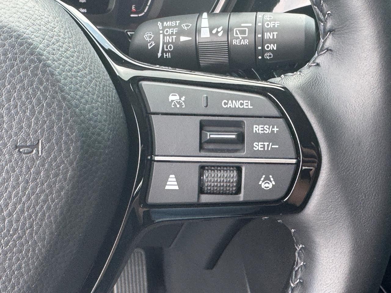 Honda CR-V Vehicle Full-screen Gallery Image 23