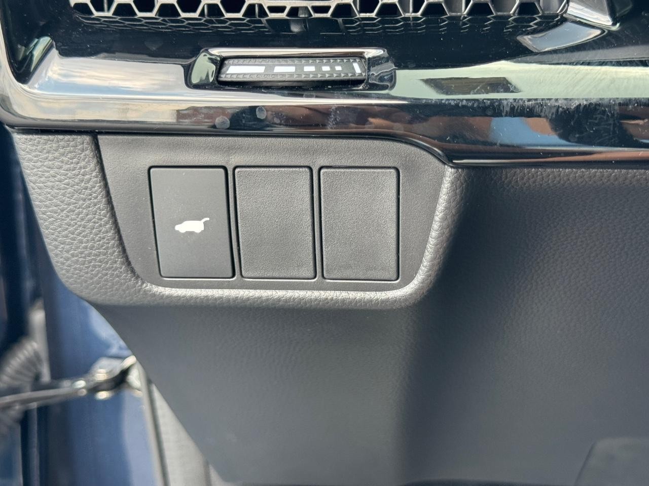 Honda CR-V Vehicle Full-screen Gallery Image 24