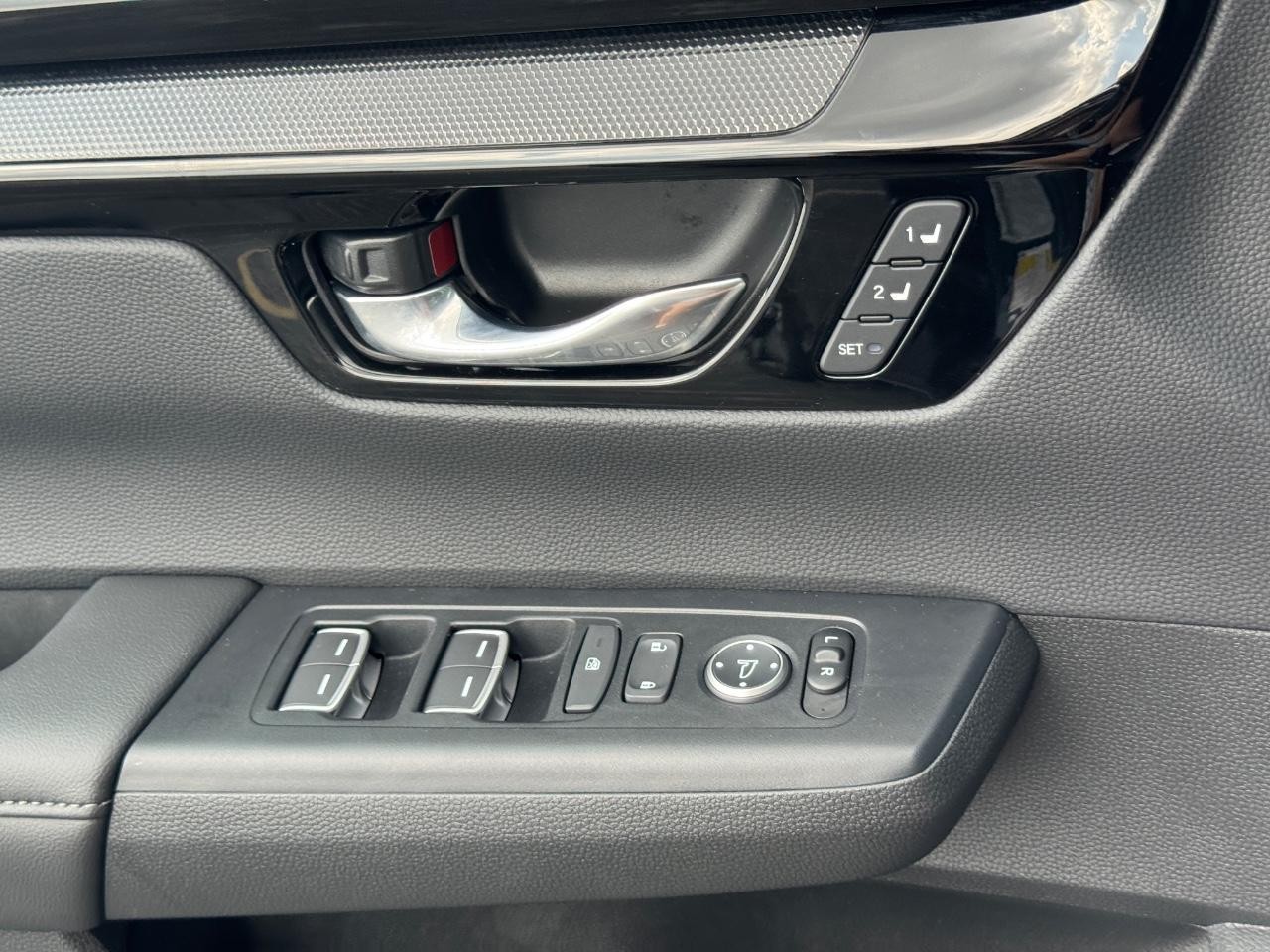 Honda CR-V Vehicle Full-screen Gallery Image 26