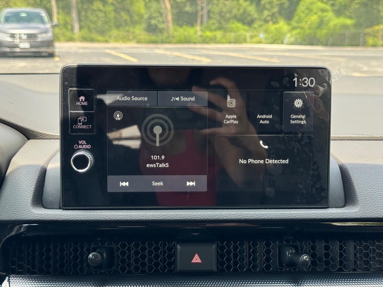 Honda CR-V Vehicle Full-screen Gallery Image 14