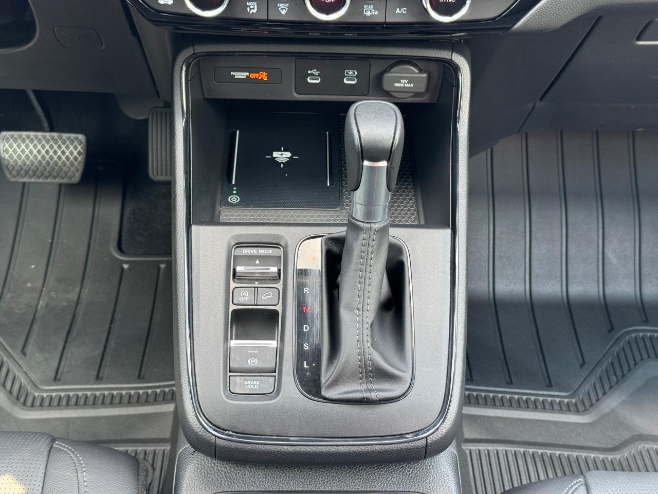 Honda CR-V Vehicle Full-screen Gallery Image 16