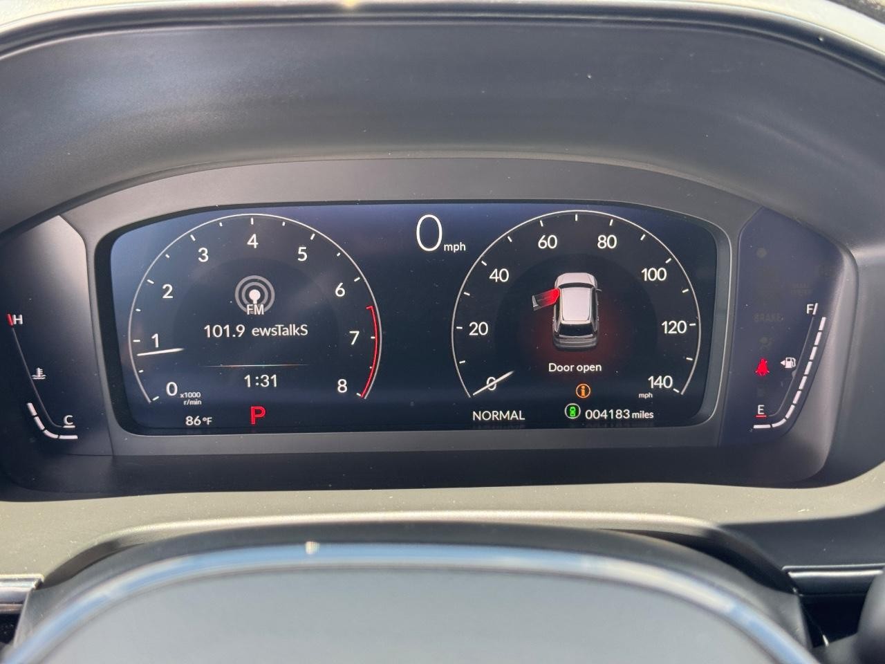 Honda CR-V Vehicle Full-screen Gallery Image 21