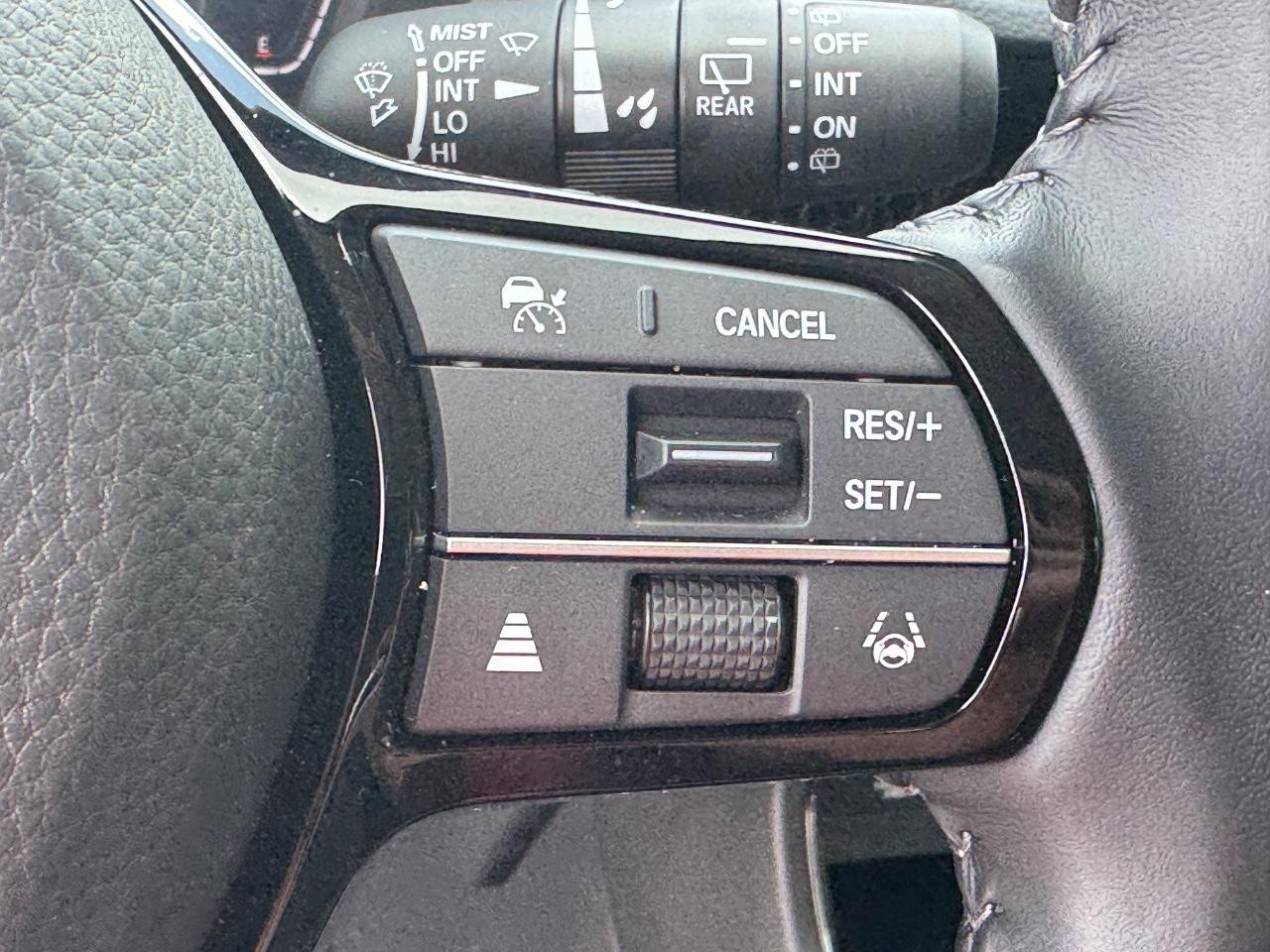 Honda CR-V Vehicle Full-screen Gallery Image 23