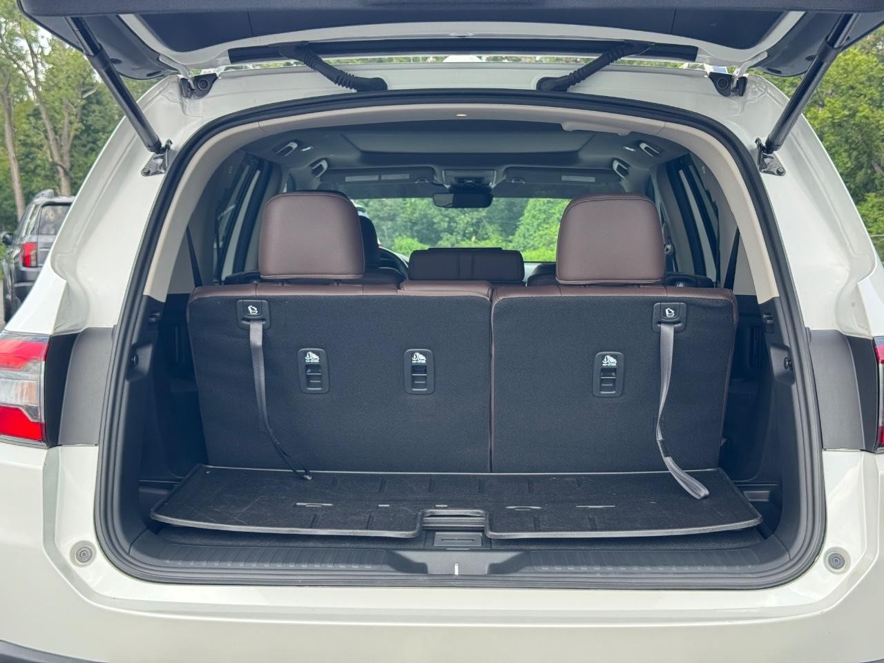 Honda Pilot Vehicle Full-screen Gallery Image 05