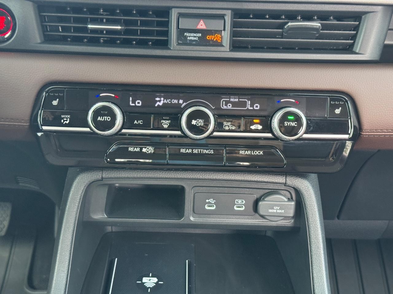 Honda Pilot Vehicle Full-screen Gallery Image 16