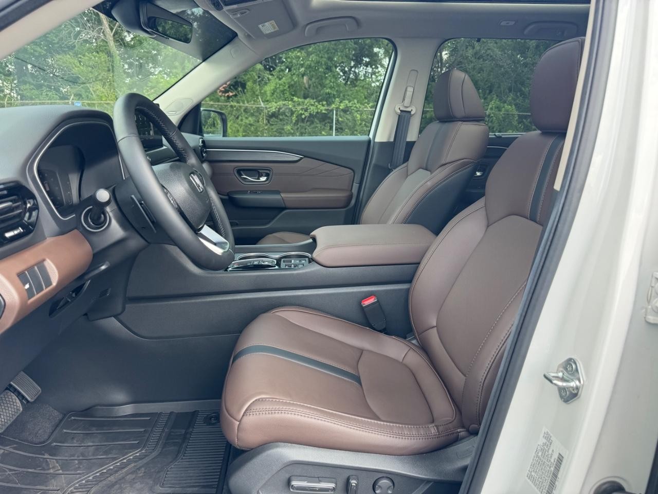 Honda Pilot Vehicle Full-screen Gallery Image 20