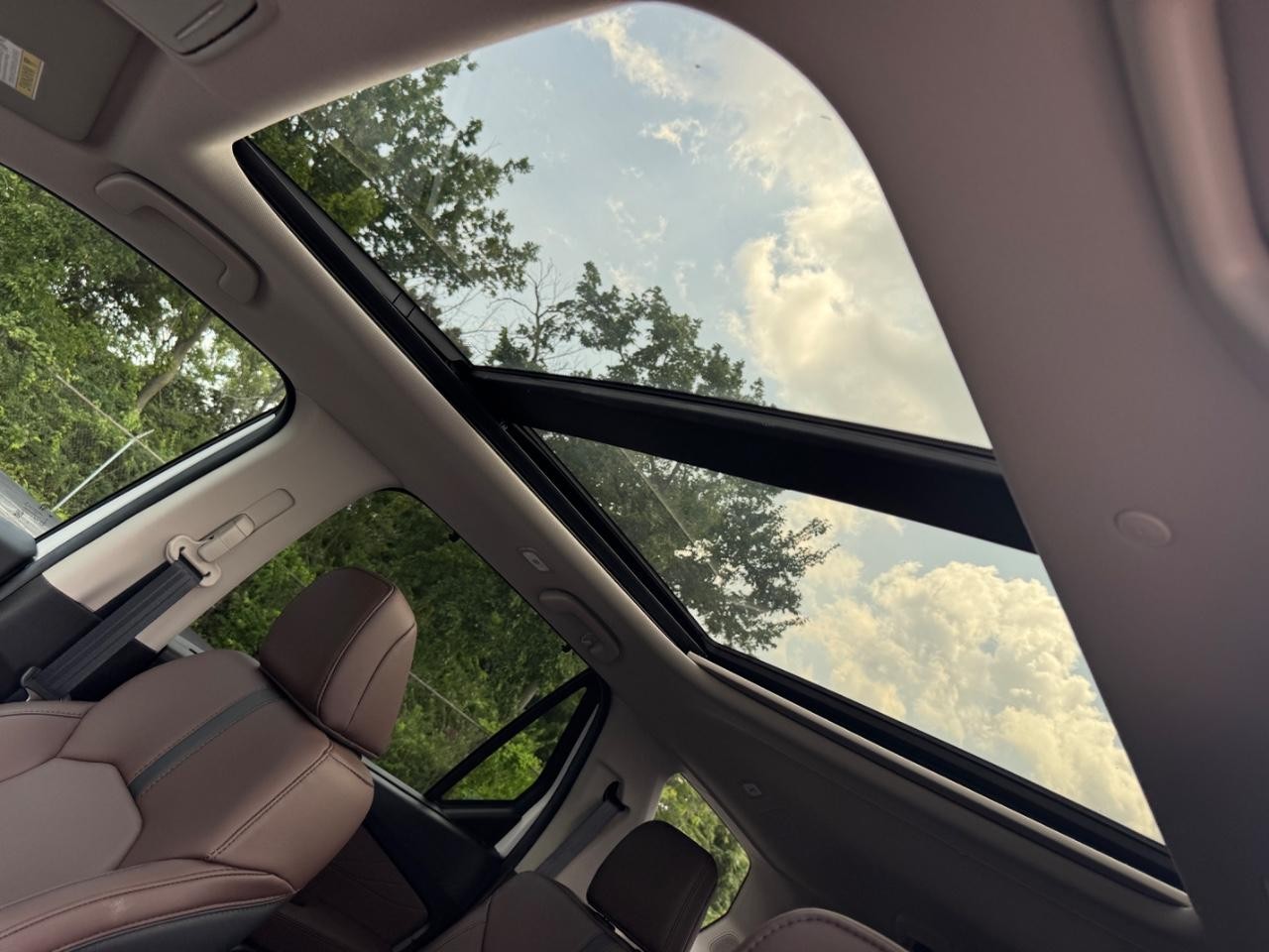 Honda Pilot Vehicle Full-screen Gallery Image 21
