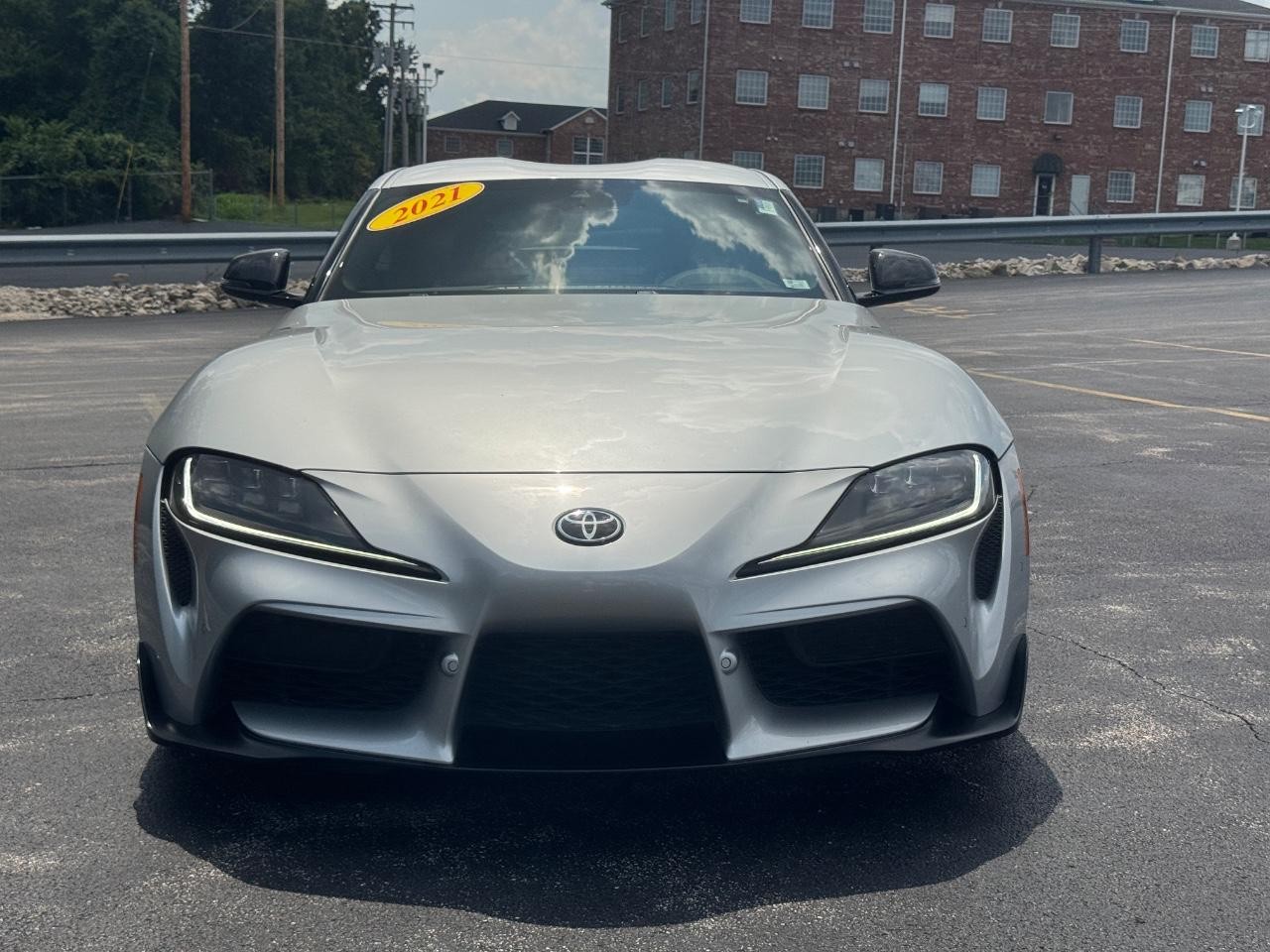 Toyota GR Supra Vehicle Full-screen Gallery Image 10