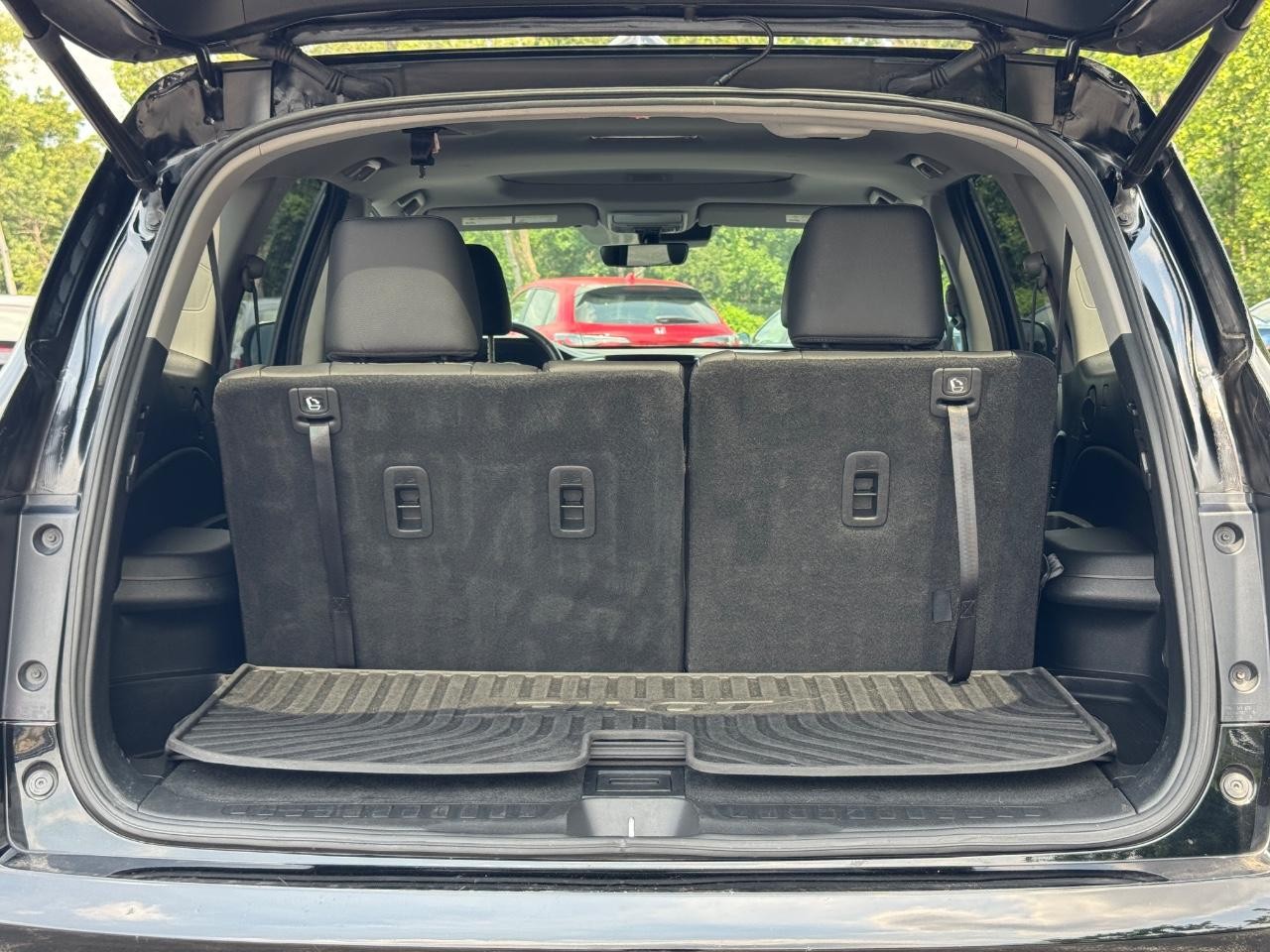Honda Pilot Vehicle Full-screen Gallery Image 05