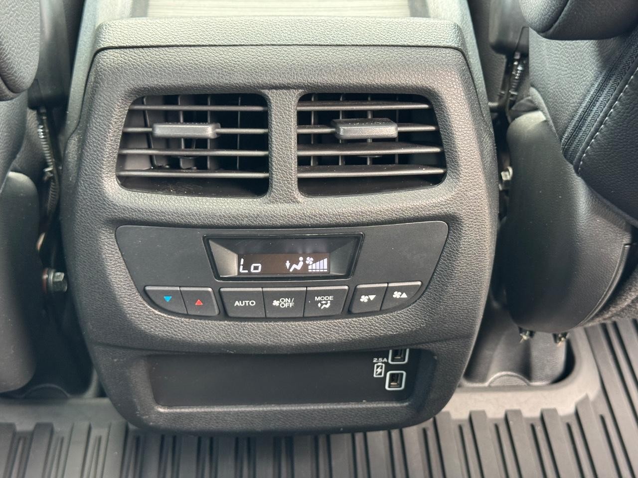 Honda Pilot Vehicle Full-screen Gallery Image 18