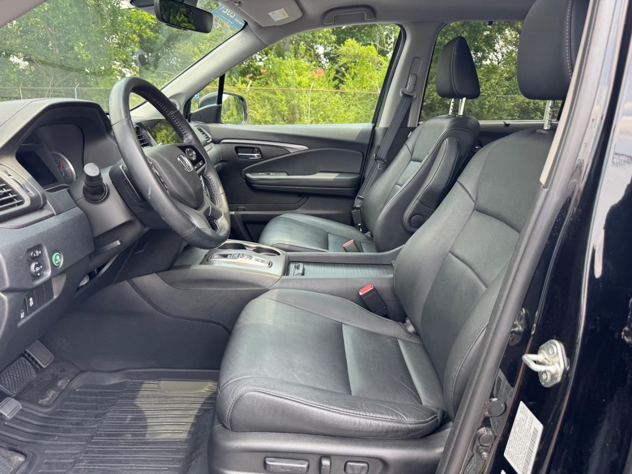 Honda Pilot Vehicle Full-screen Gallery Image 20