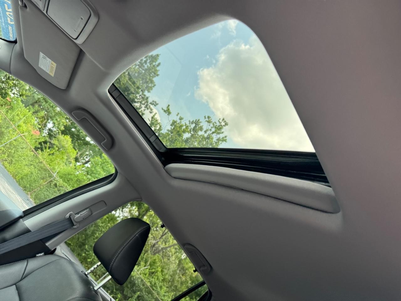 Honda Pilot Vehicle Full-screen Gallery Image 21