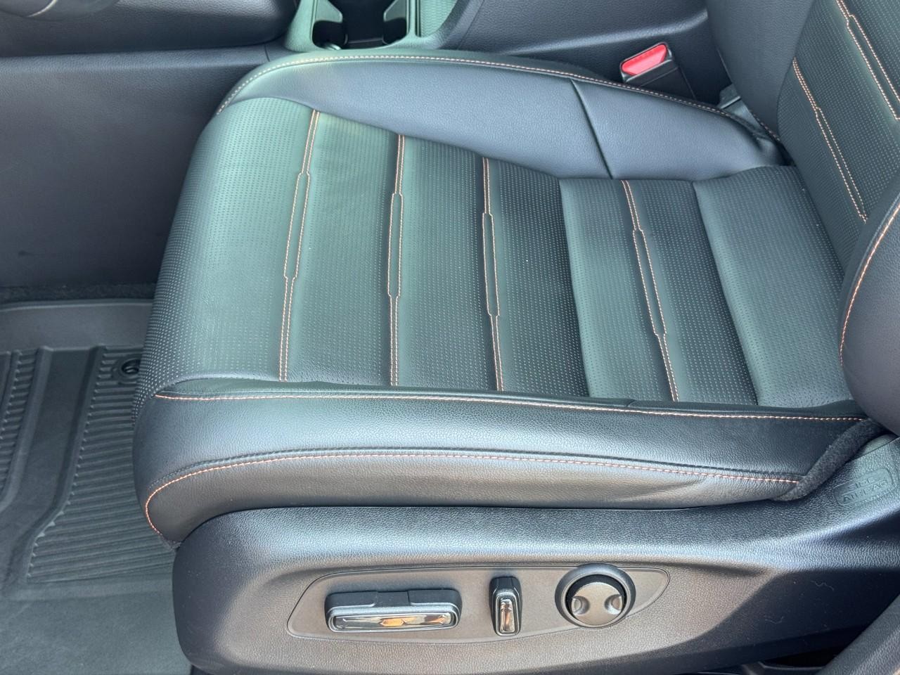 Honda CR-V Hybrid Vehicle Full-screen Gallery Image 18