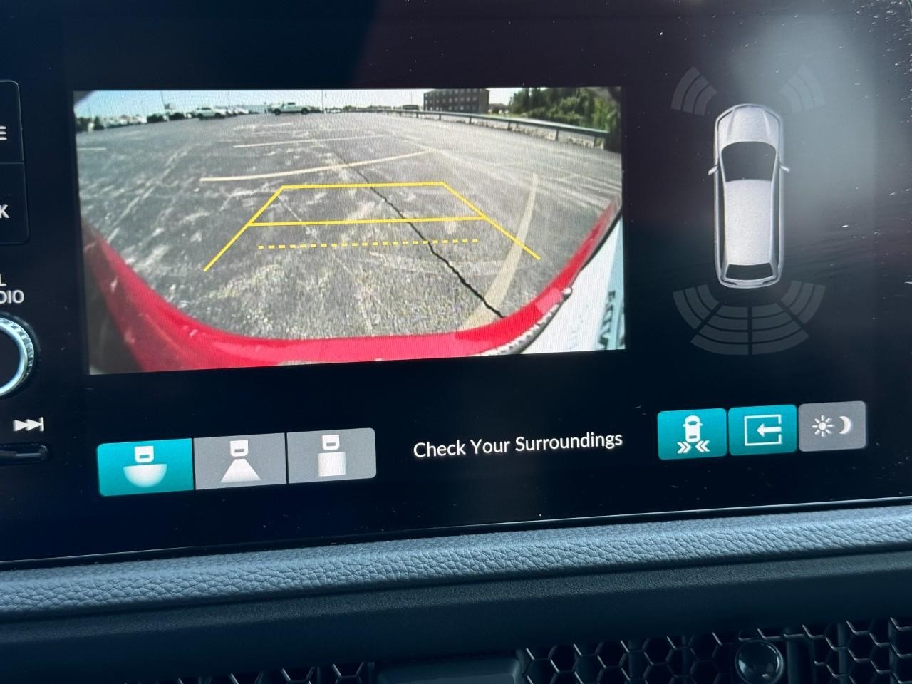 Honda CR-V Hybrid Vehicle Full-screen Gallery Image 27