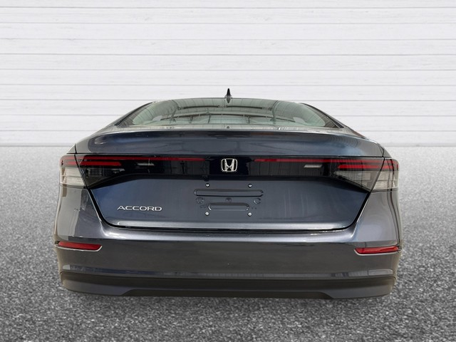 Honda Accord Sedan Vehicle Full-screen Gallery Image 06