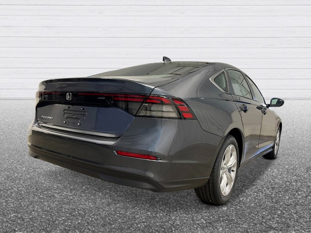 Honda Accord Sedan Vehicle Full-screen Gallery Image 07