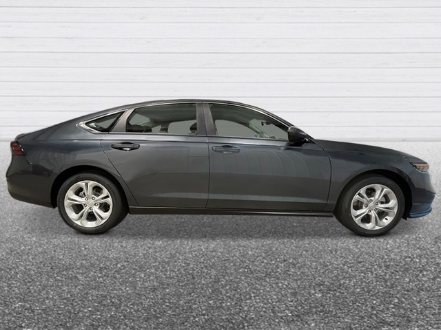 Honda Accord Sedan Vehicle Full-screen Gallery Image 09