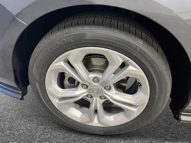 Honda Accord Sedan Vehicle Full-screen Gallery Image 10