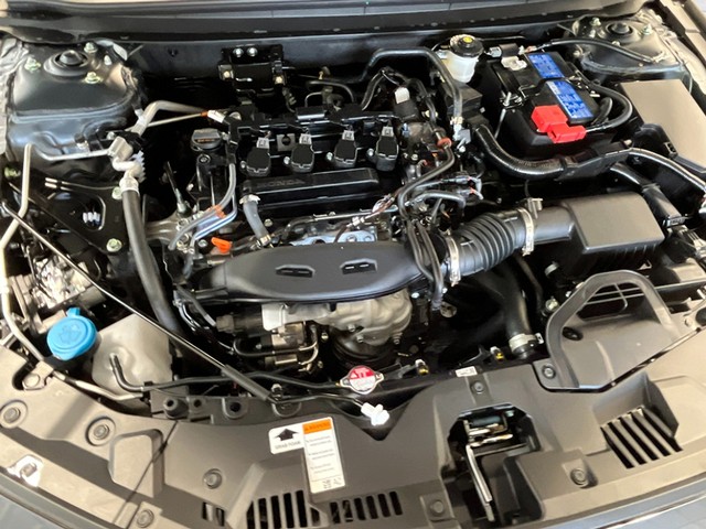 Honda Accord Sedan Vehicle Full-screen Gallery Image 11