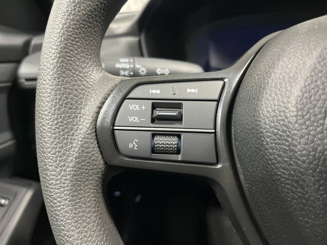 Honda Accord Sedan Vehicle Full-screen Gallery Image 15