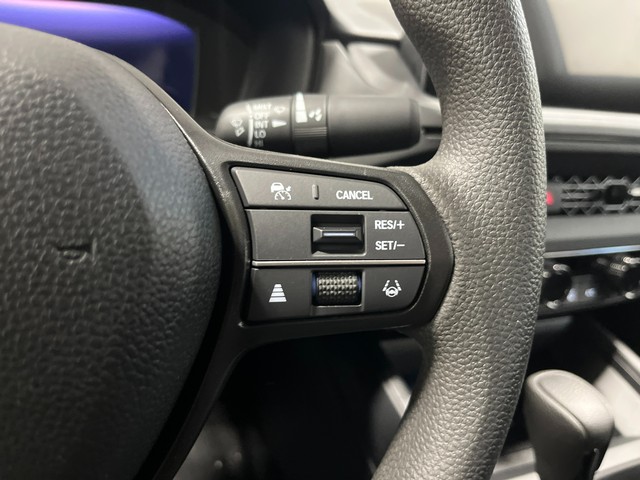 Honda Accord Sedan Vehicle Full-screen Gallery Image 16