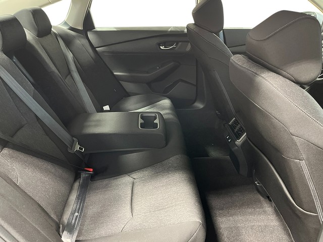 Honda Accord Sedan Vehicle Full-screen Gallery Image 22