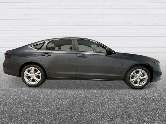 Honda Accord Sedan Vehicle Full-screen Gallery Image 09