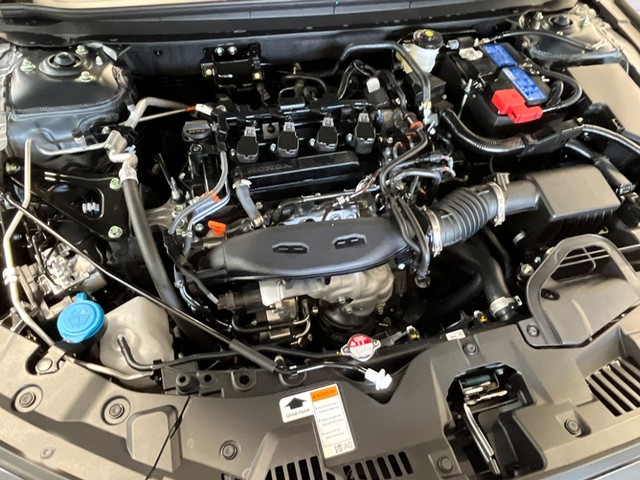 Honda Accord Sedan Vehicle Full-screen Gallery Image 11