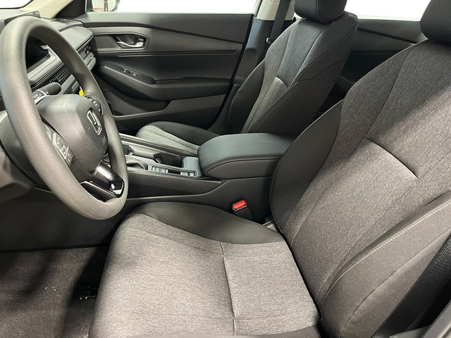 Honda Accord Sedan Vehicle Full-screen Gallery Image 12