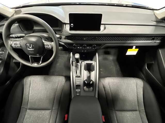 Honda Accord Sedan Vehicle Full-screen Gallery Image 14