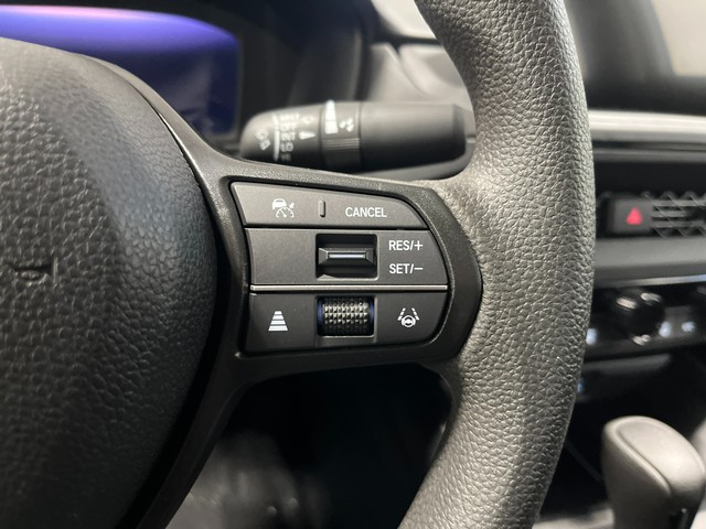 Honda Accord Sedan Vehicle Full-screen Gallery Image 16