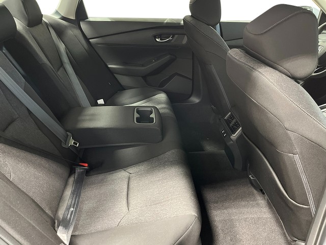 Honda Accord Sedan Vehicle Full-screen Gallery Image 22