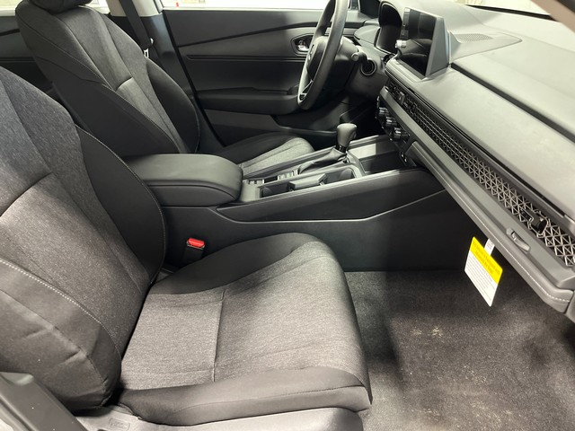 Honda Accord Sedan Vehicle Full-screen Gallery Image 23