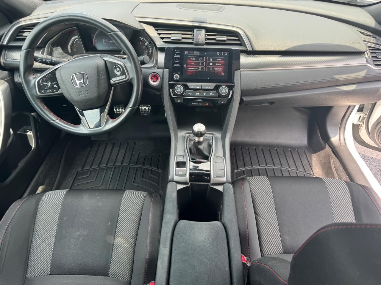 Honda Civic Si Coupe Vehicle Full-screen Gallery Image 12