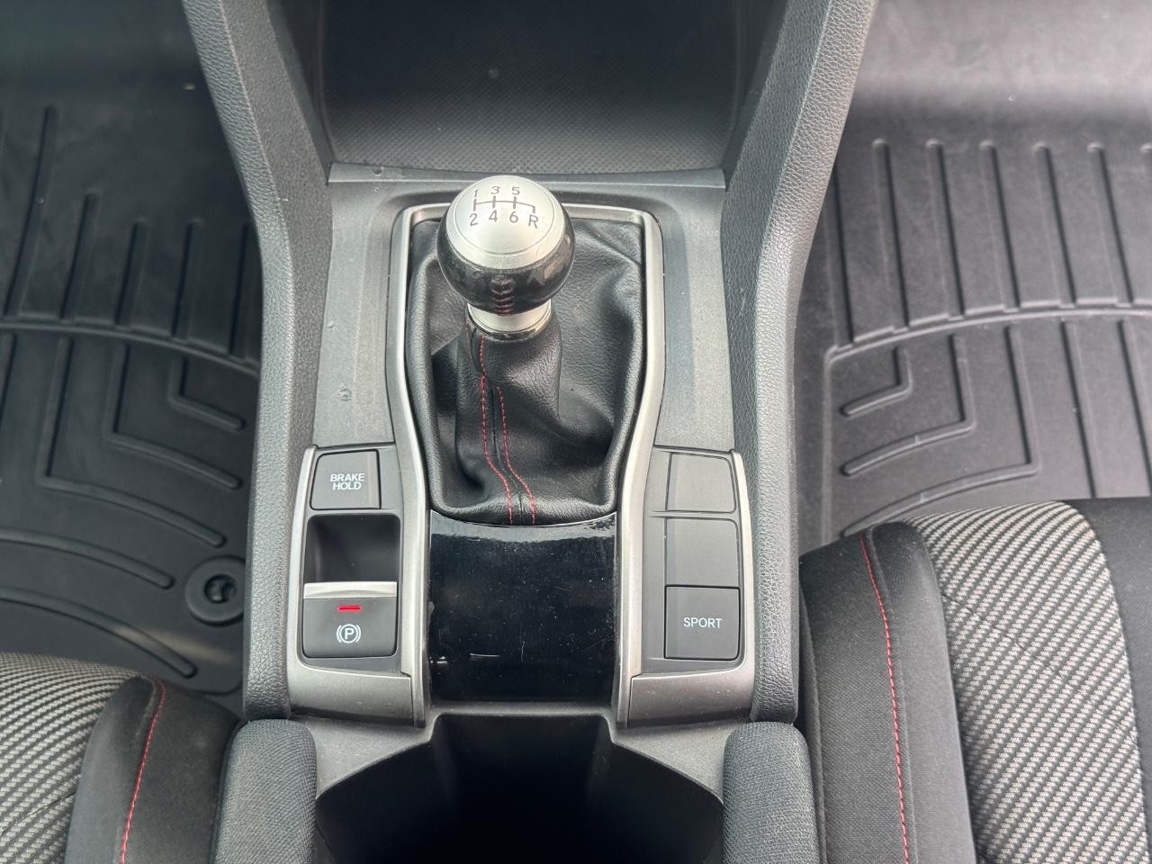 Honda Civic Si Coupe Vehicle Full-screen Gallery Image 15