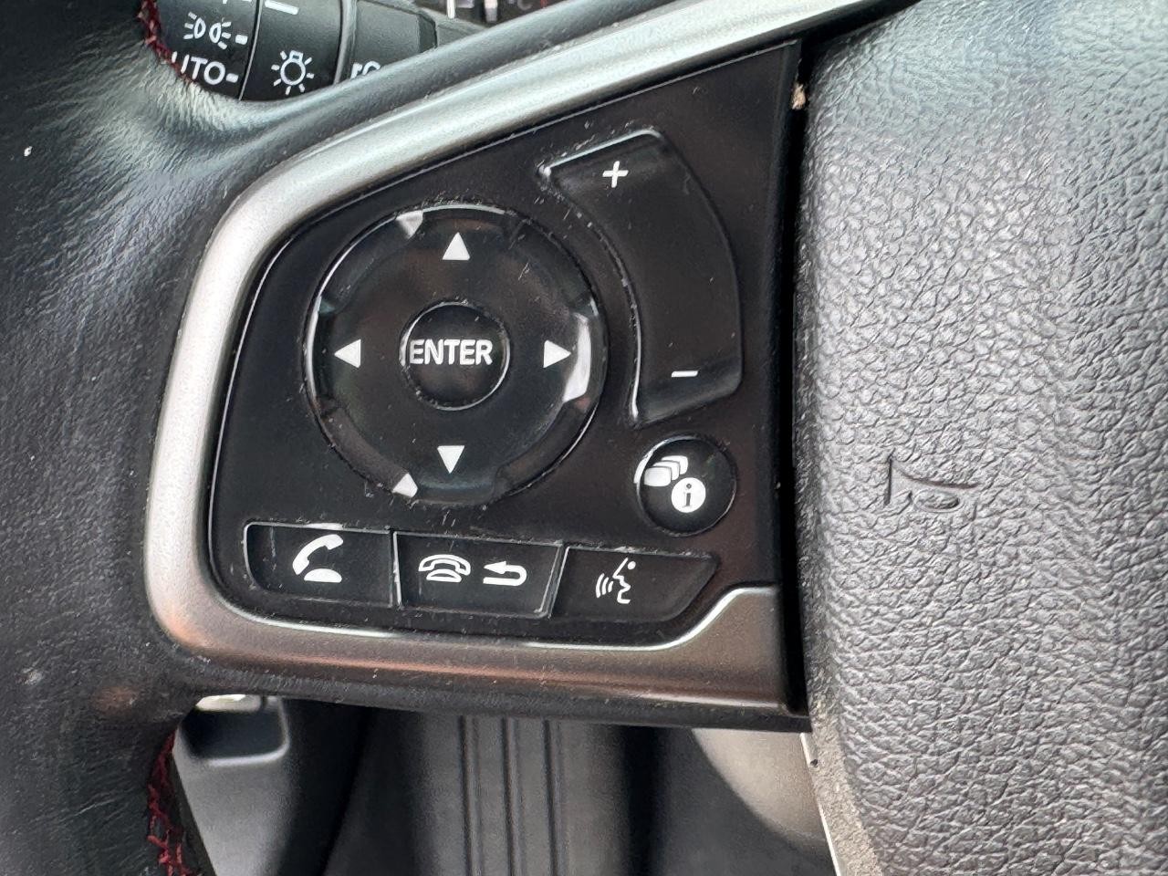 Honda Civic Si Coupe Vehicle Full-screen Gallery Image 20