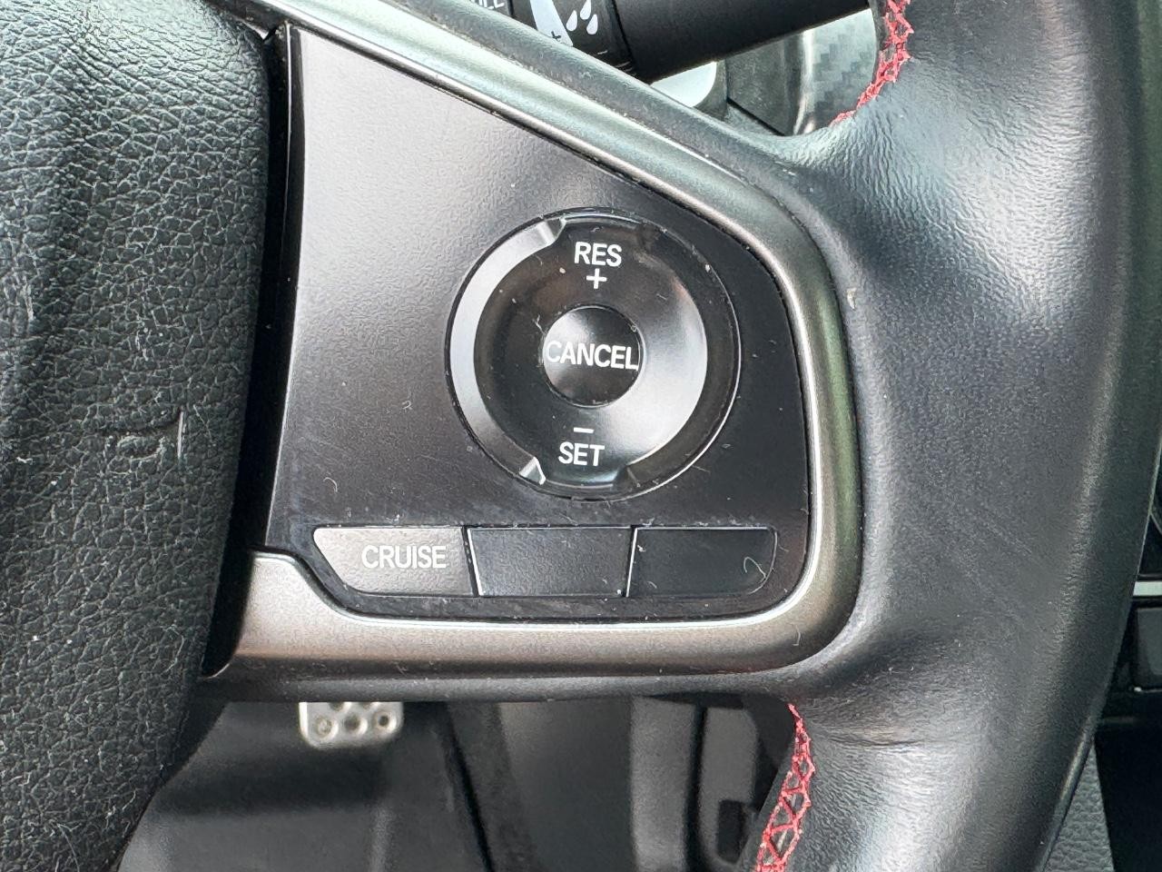 Honda Civic Si Coupe Vehicle Full-screen Gallery Image 21