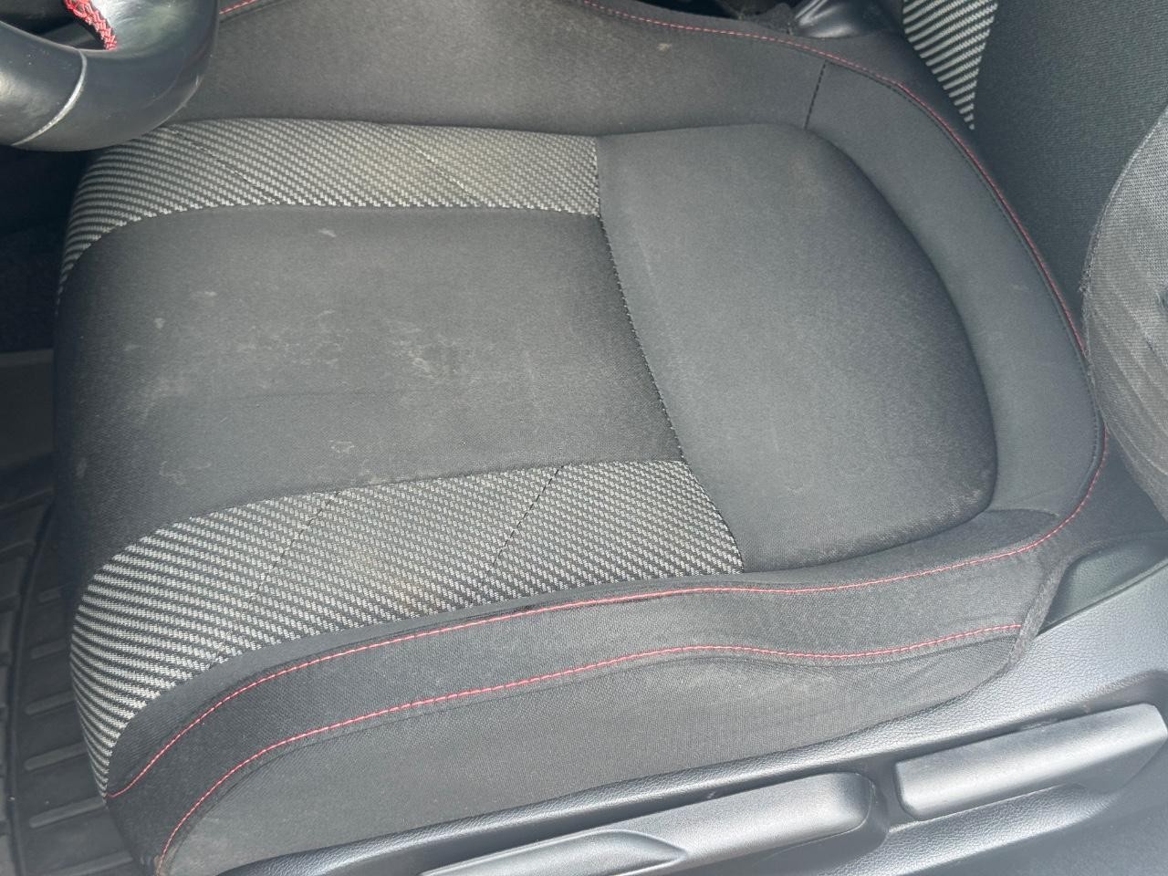Honda Civic Si Coupe Vehicle Full-screen Gallery Image 25